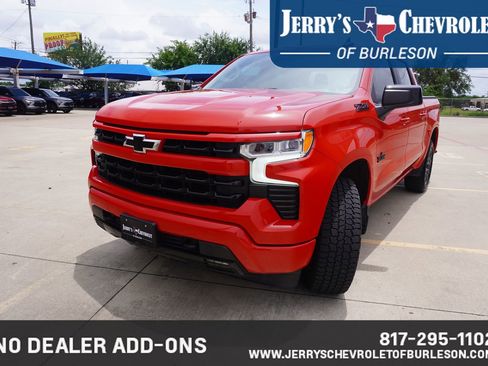 Used 2022 Chevrolet Silverado 1500 RST AWD/4WD image 2