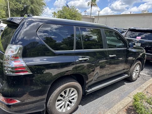 Used 2021 Lexus GX 460 Premium w/ Premium Package AWD/4WD image 3