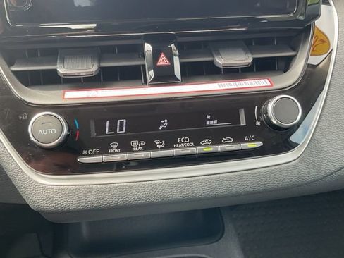 Used 2026 Toyota Corolla LE FWD image 27