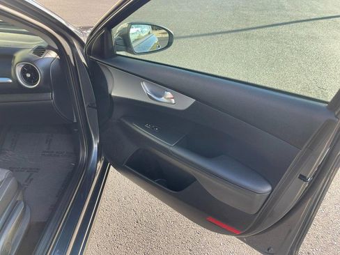Used 2024 Kia Forte LXS w/ LXS Technology Package image 11