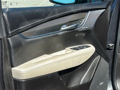 Used 2022 Cadillac XT5 Sportv w/ Technology Package image 11