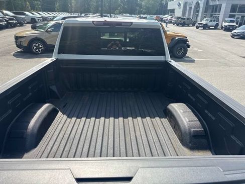 Used 2024 GMC Sierra 3500 AT4 w/ AT4 Premium Plus Package AWD/4WD image 10