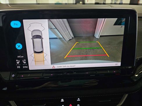 New 2026 Volkswagen Atlas Cross Sport SE image 25