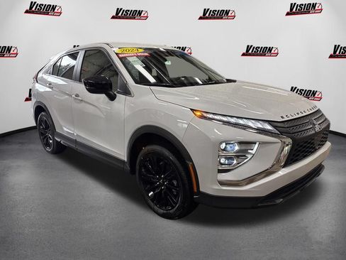 Used 2024 Mitsubishi Eclipse Cross LE AWD/4WD image 3