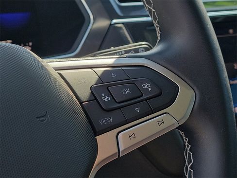 Used 2022 Volkswagen Tiguan SE image 31