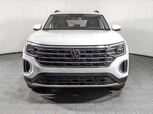 Used 2024 Volkswagen Atlas SE FWD image 11