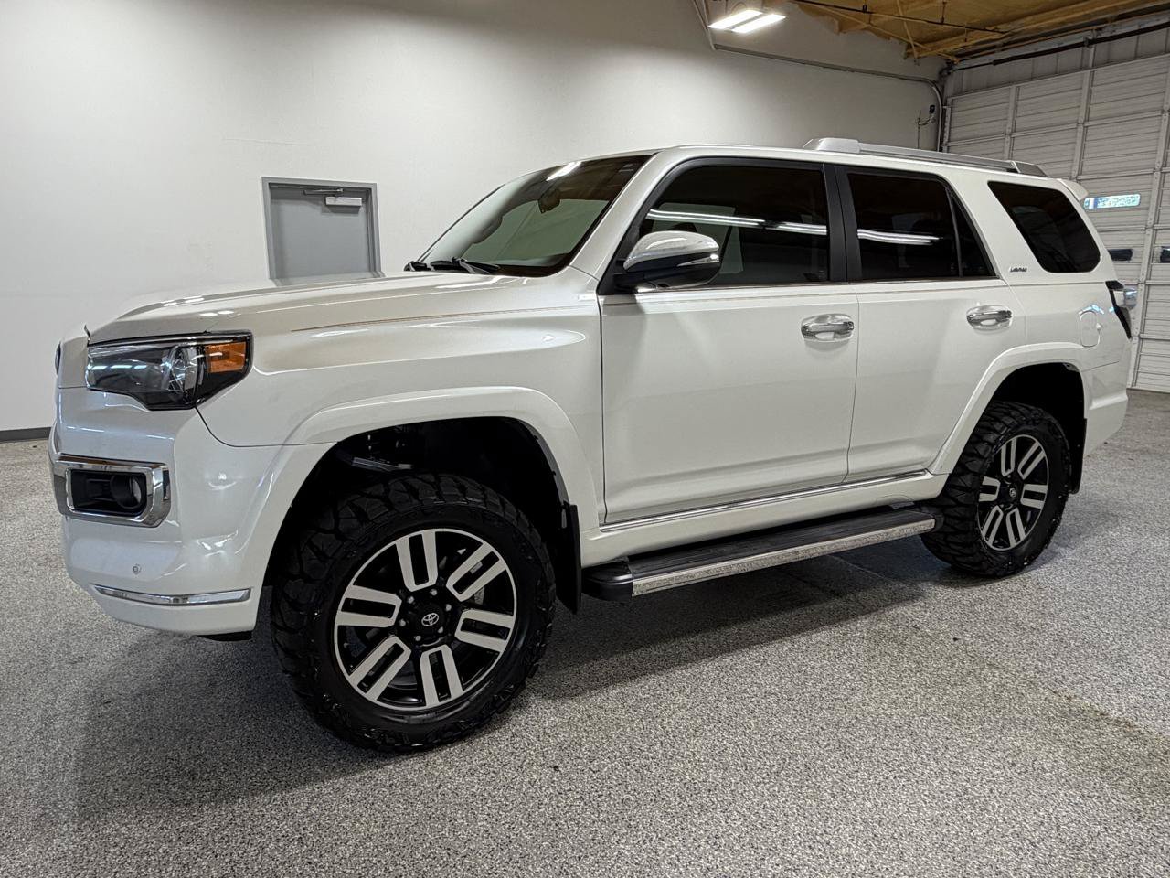 Used 2017 Toyota 4Runner Limited AWD/4WD image 2