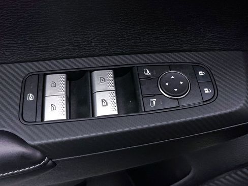 New 2025 Mitsubishi Outlander ES image 10