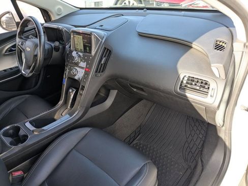 Used 2014 Chevrolet Volt Premium w/ Premium Trim Package image 18