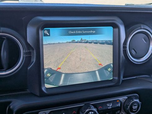 Used 2020 Jeep Gladiator Overland AWD/4WD image 26
