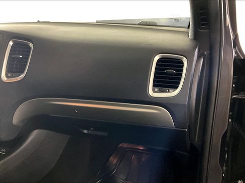 Used 2019 Dodge Durango SXT image 17