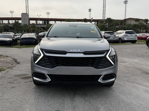Used 2023 Kia Sportage LX FWD image 3