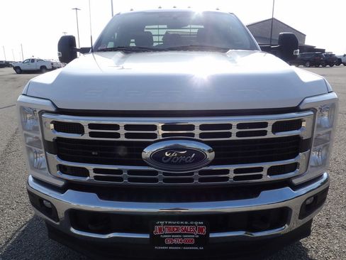 Used 2023 Ford F350 XLT AWD/4WD image 12