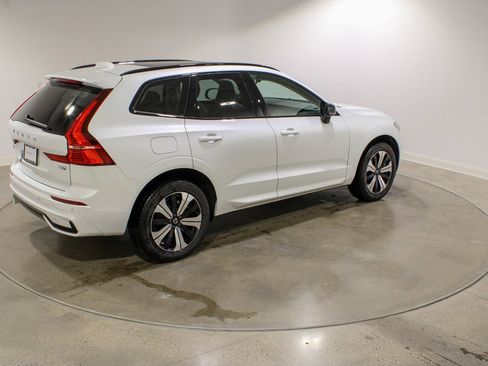 Used 2025 Volvo XC60 T8 Core w/ Climate Package image 5