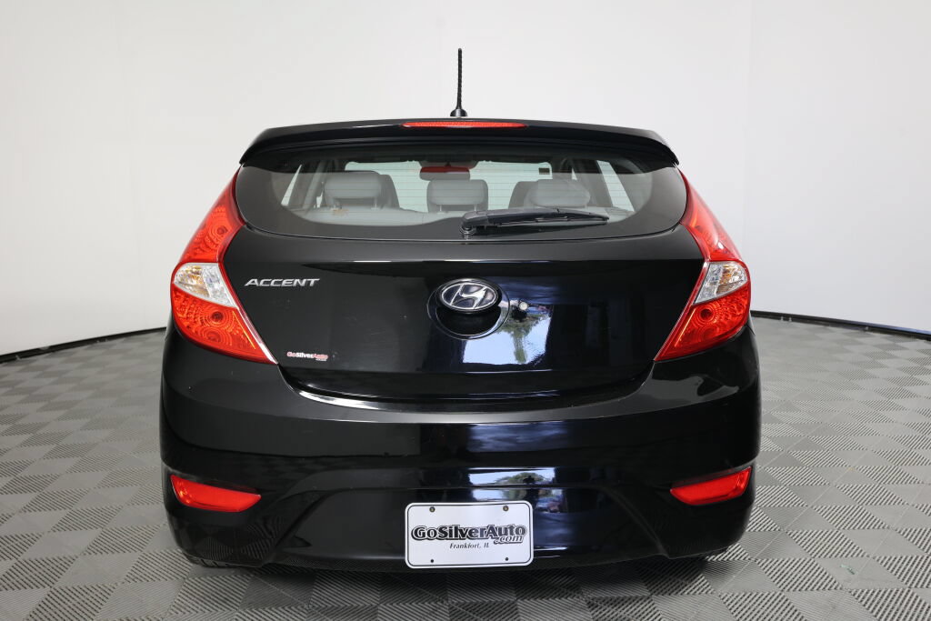 Used 2012 Hyundai Accent SE FWD image 3