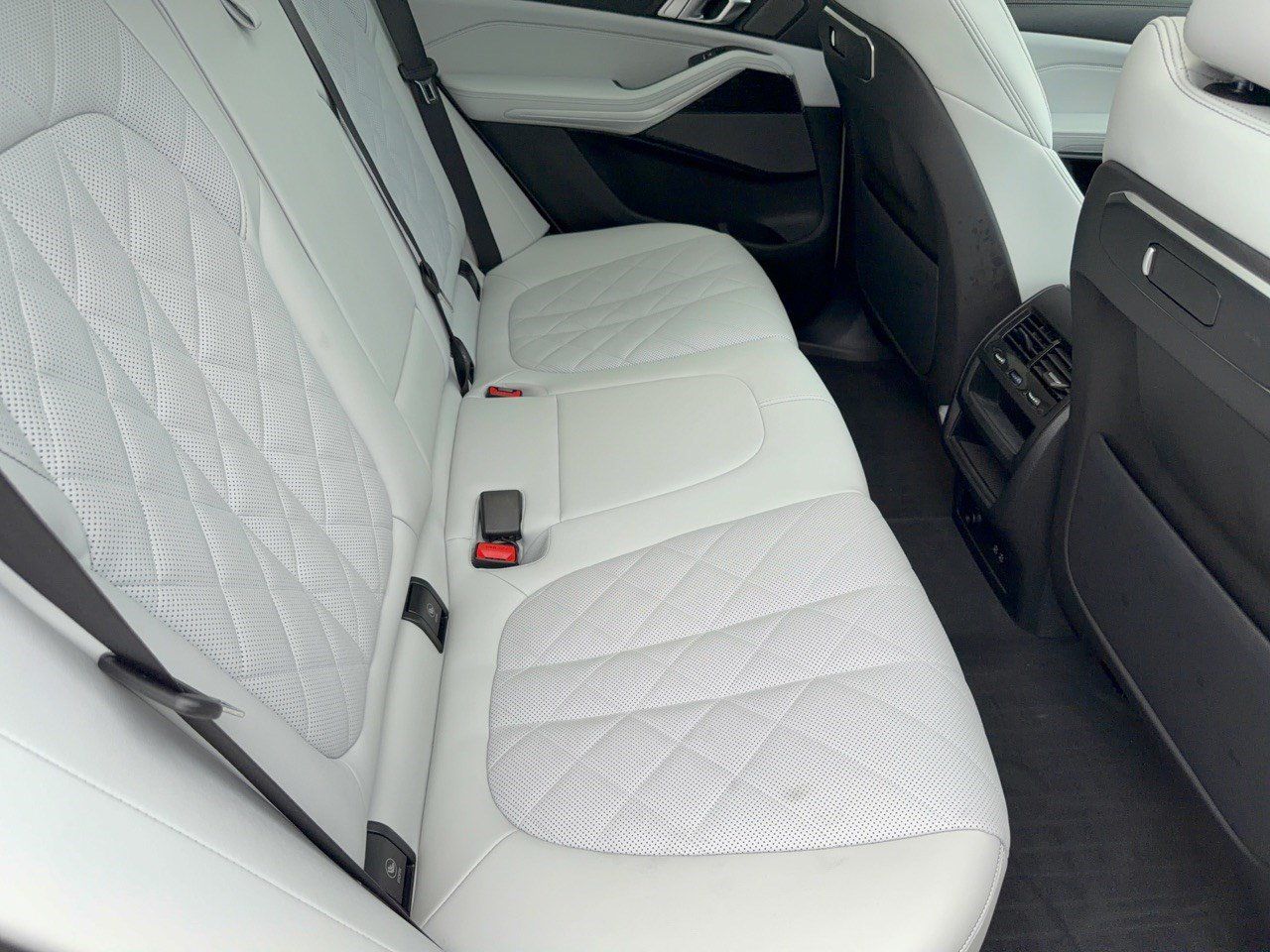 Used 2024 BMW X5 xDrive40i w/ M Sport Package AWD/4WD image 29