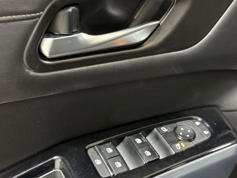 Used 2022 Nissan Pathfinder SL image 21