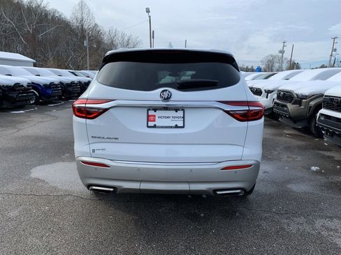 Used 2020 Buick Enclave Essence image 5
