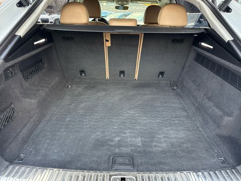 Used 2021 Audi Q8 Prestige w/ Prestige Package image 18