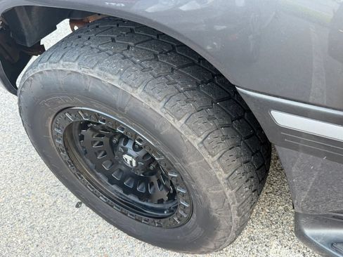 Used 2004 Toyota Land Cruiser AWD/4WD image 6