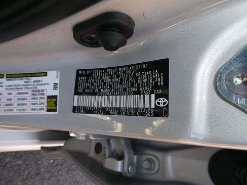 Used 2021 Toyota Corolla LE image 10