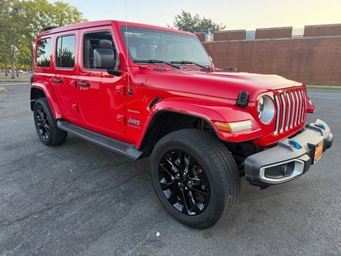 Used 2023 Jeep Wrangler Unlimited Sahara w/ Cold Weather Group image 26