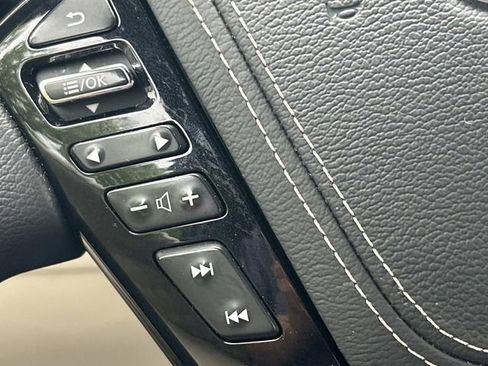 Used 2024 INFINITI QX80 Sensory AWD/4WD image 33