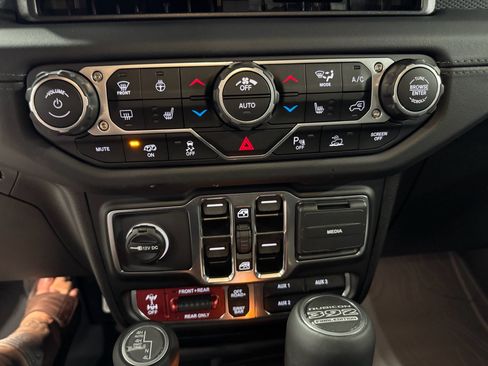 New 2025 Jeep Wrangler Unlimited Rubicon 392 image 41