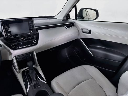 Certified 2022 Toyota Corolla Cross L AWD/4WD image 21