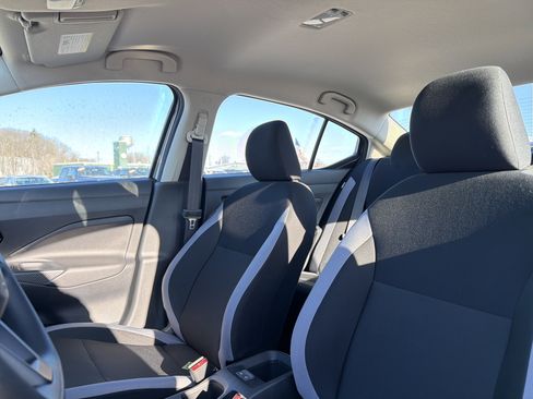 Used 2025 Nissan Versa S w/ Trunk Package image 24