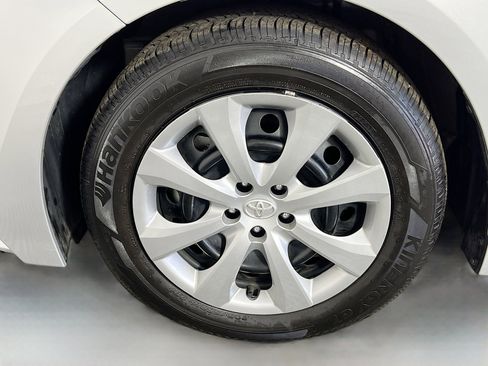 Certified 2025 Toyota Corolla LE FWD image 25
