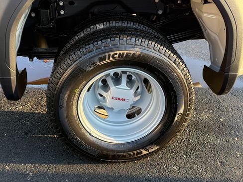 New 2026 GMC Sierra 3500 Pro image 10