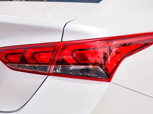 Used 2019 Hyundai Accent SE FWD image 7