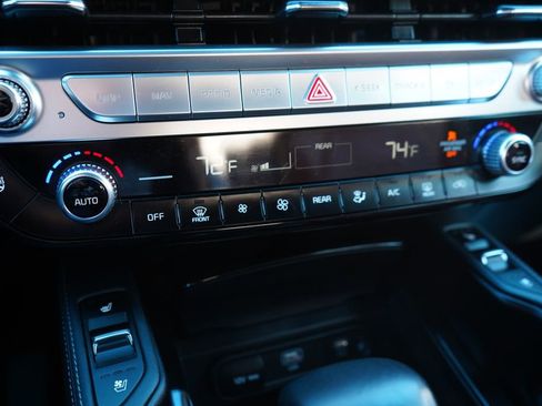 Used 2024 Kia Telluride EX w/ EX Captain's Chair Package image 33