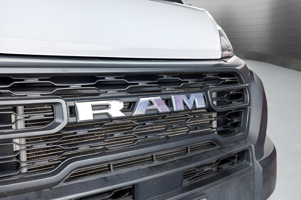 Used 2025 RAM ProMaster 2500 w/ Convenience Group FWD image 13