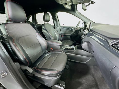 Used 2024 Ford Escape ST-Line image 30