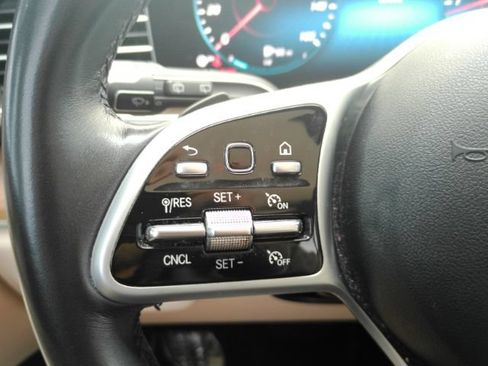 Used 2021 Mercedes-Benz GLE 350 w/ Premium Package image 39