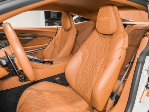Used 2024 Aston Martin DB12 Coupe RWD image 12