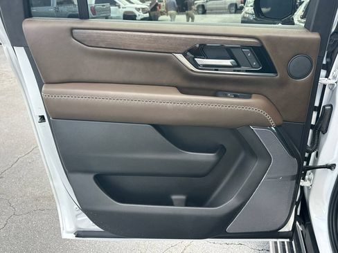Used 2025 GMC Yukon XL Denali Ultimate w/ LPO, Floor Liner Package AWD/4WD image 22