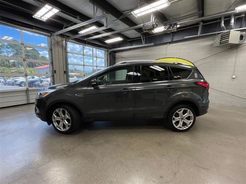 Used 2019 Ford Escape Titanium AWD/4WD image 2
