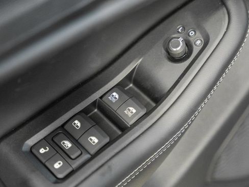 New 2026 Jeep Grand Cherokee L Laredo AWD/4WD image 40