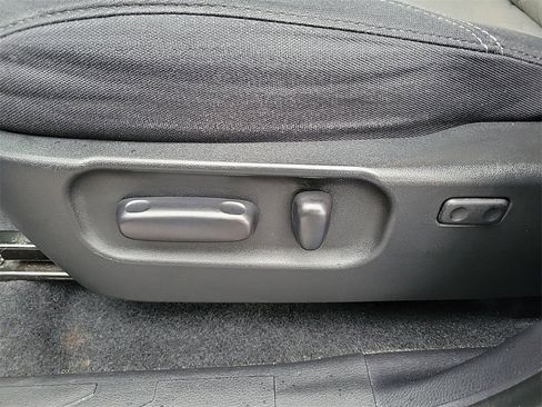 Used 2021 Toyota Tacoma TRD Off-Road w/ Technology Package image 16