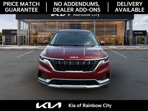 Used 2024 Kia Carnival LX FWD image 2