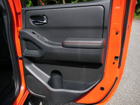 Used 2025 Nissan Frontier Pro-X RWD image 34