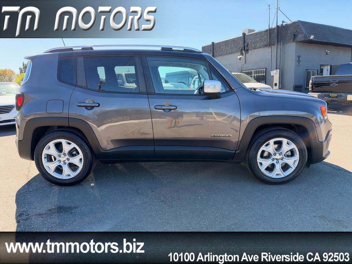 Used 2018 Jeep Renegade Limited w/ UConnect 8.4 Nav Group FWD image 3