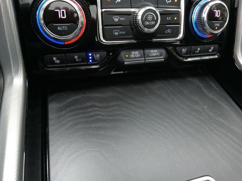 Used 2021 GMC Yukon Denali w/ LPO, Illumination Package image 21