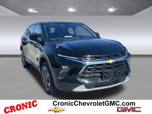 Used 2025 Chevrolet Blazer LT image 1