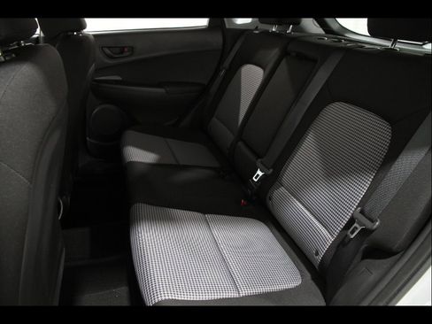 Certified 2023 Hyundai Kona SE image 17