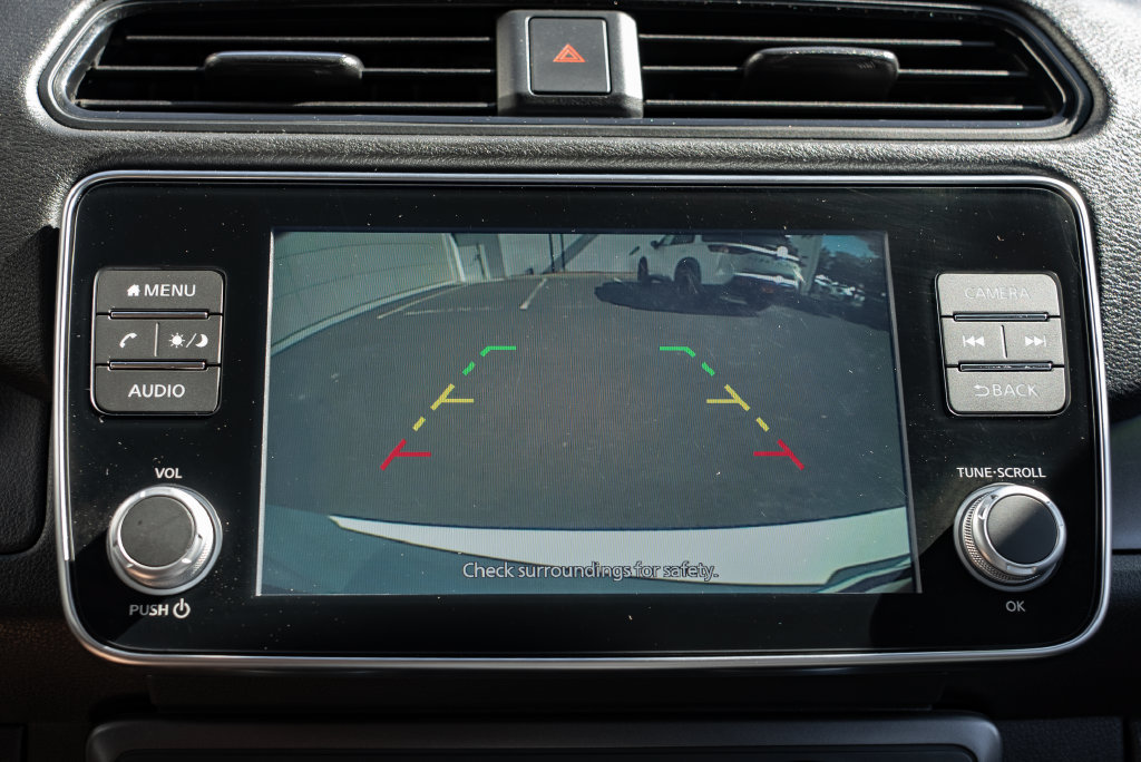 Used 2025 Nissan Leaf S FWD image 17