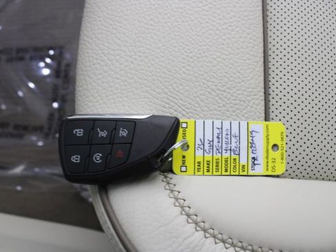 Used 2026 GMC Yukon Denali w/ Denali Reserve Package image 9